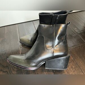 DKNY dark green/black genuine Leather Ankle Boots